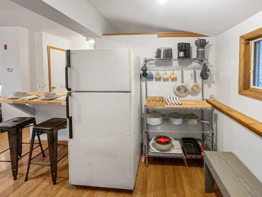 Breezy Hill Eccentric Studio Cottage Accord Esterno foto